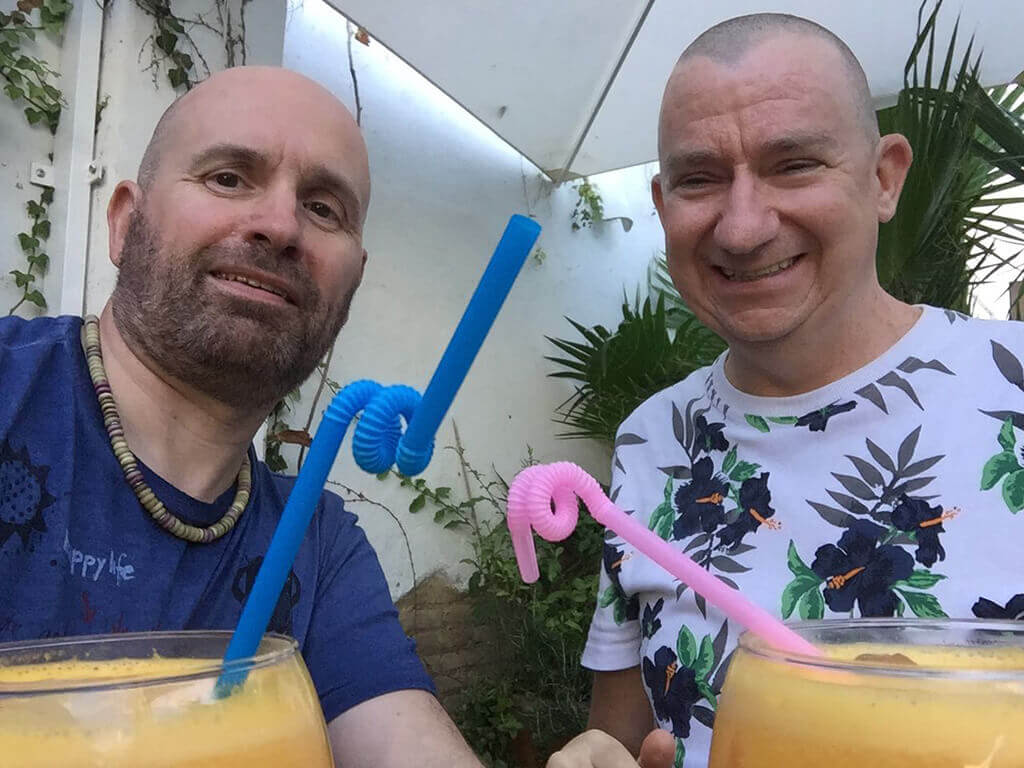 Andy & Bart drinking Agua de Valencia at La Mas Bonita in Valencia